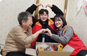 홀몸 어르신 봉사 사진